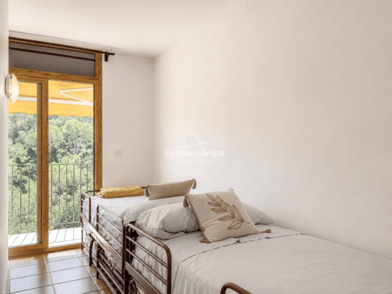 2 bedroom Apartment for sale in Begur with garage - € 480,000 (Ref: 9197380)