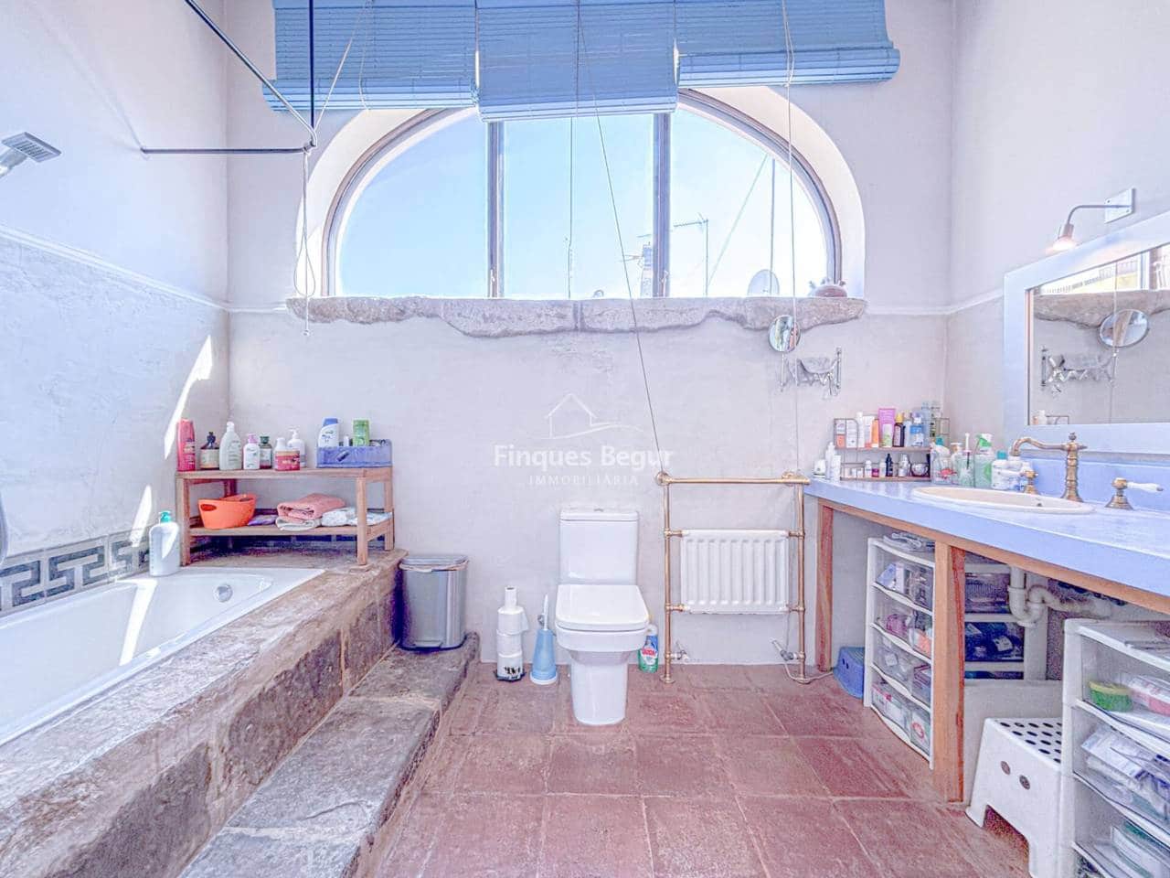 4 bedroom Villa for sale in Palafrugell with pool garage - € 950,000 (Ref: 9242590)