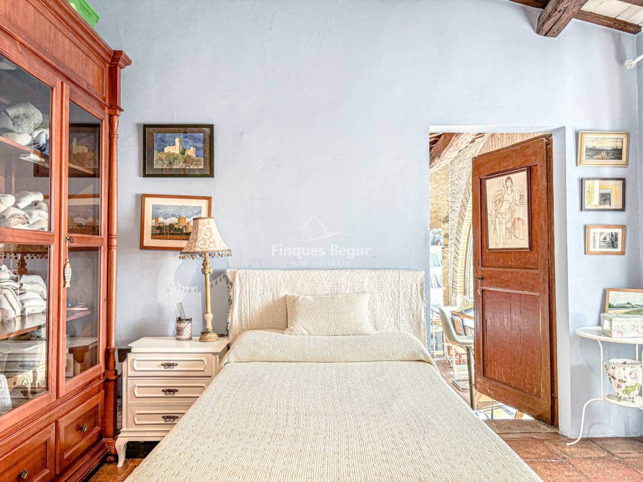 4 bedroom Villa for sale in Palafrugell with pool garage - € 950,000 (Ref: 9242590)