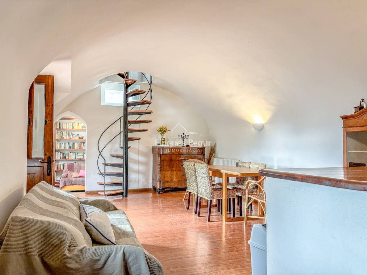 2 soverom Finca/Herregård til salgs i Mont-ras med garasje - € 745 000 (Ref: 9337317)