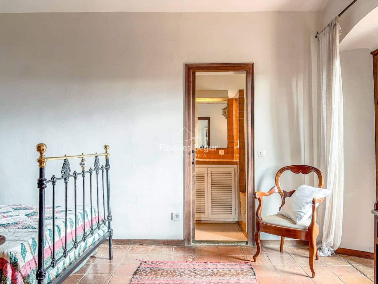 2 soverom Finca/Herregård til salgs i Mont-ras med garasje - € 745 000 (Ref: 9337317)