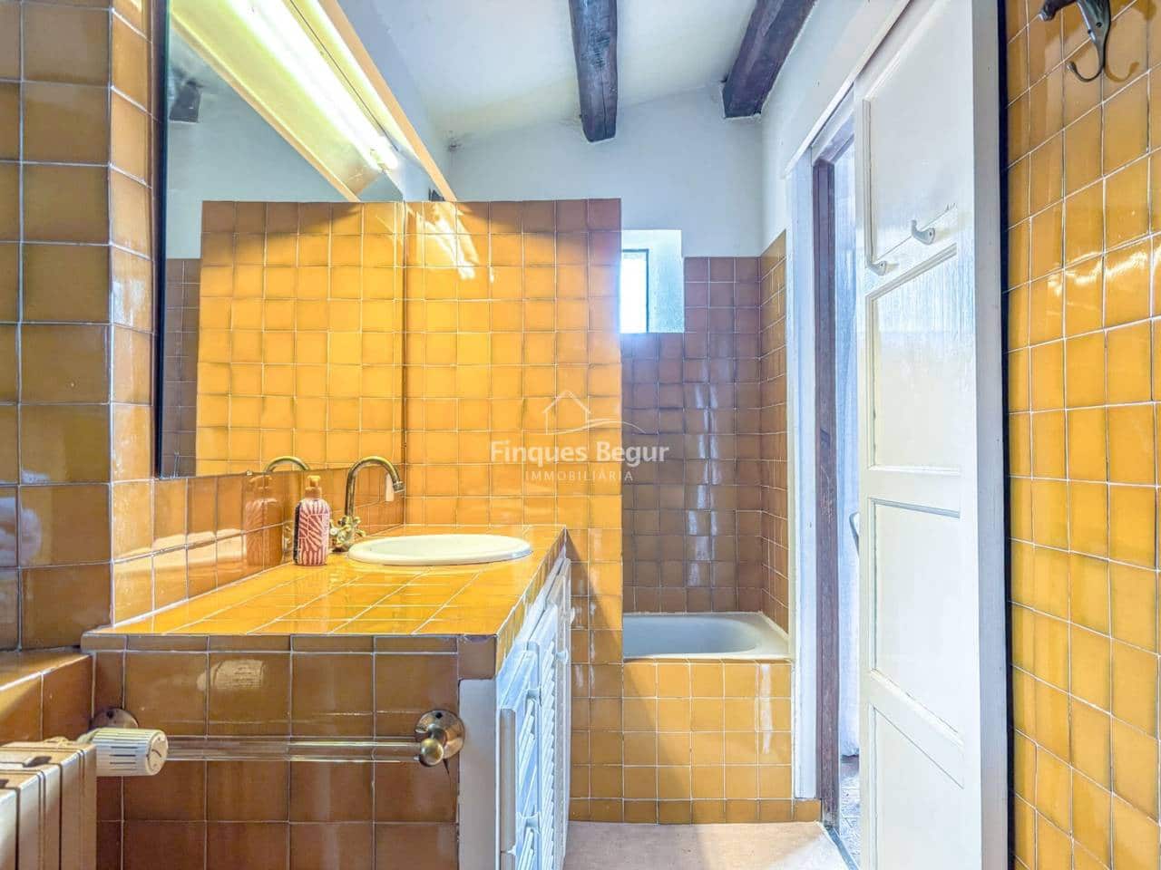 2 soverom Finca/Herregård til salgs i Mont-ras med garasje - € 745 000 (Ref: 9337317)