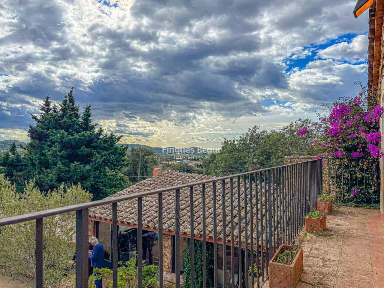 2 soverom Finca/Herregård til salgs i Mont-ras med garasje - € 745 000 (Ref: 9337317)