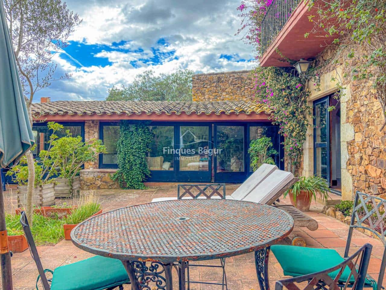 2 soverom Finca/Herregård til salgs i Mont-ras med garasje - € 745 000 (Ref: 9337317)