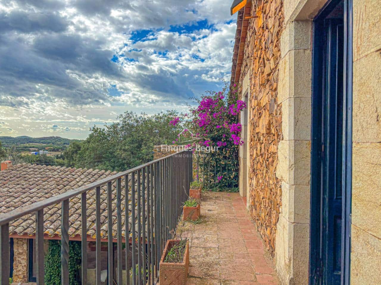 2 soverom Finca/Herregård til salgs i Mont-ras med garasje - € 745 000 (Ref: 9337317)