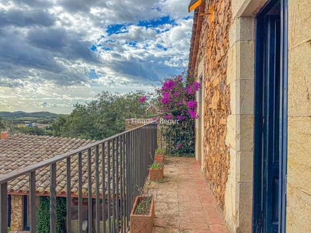 2 slaapkamer Finca/Landhuis te koop in Mont-ras met garage - € 745.000 (Ref: 9337317)