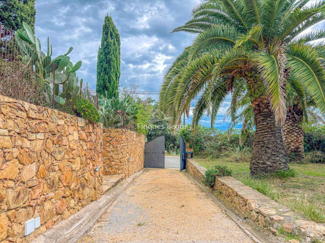 2 soverom Finca/Herregård til salgs i Mont-ras med garasje - € 745 000 (Ref: 9337317)