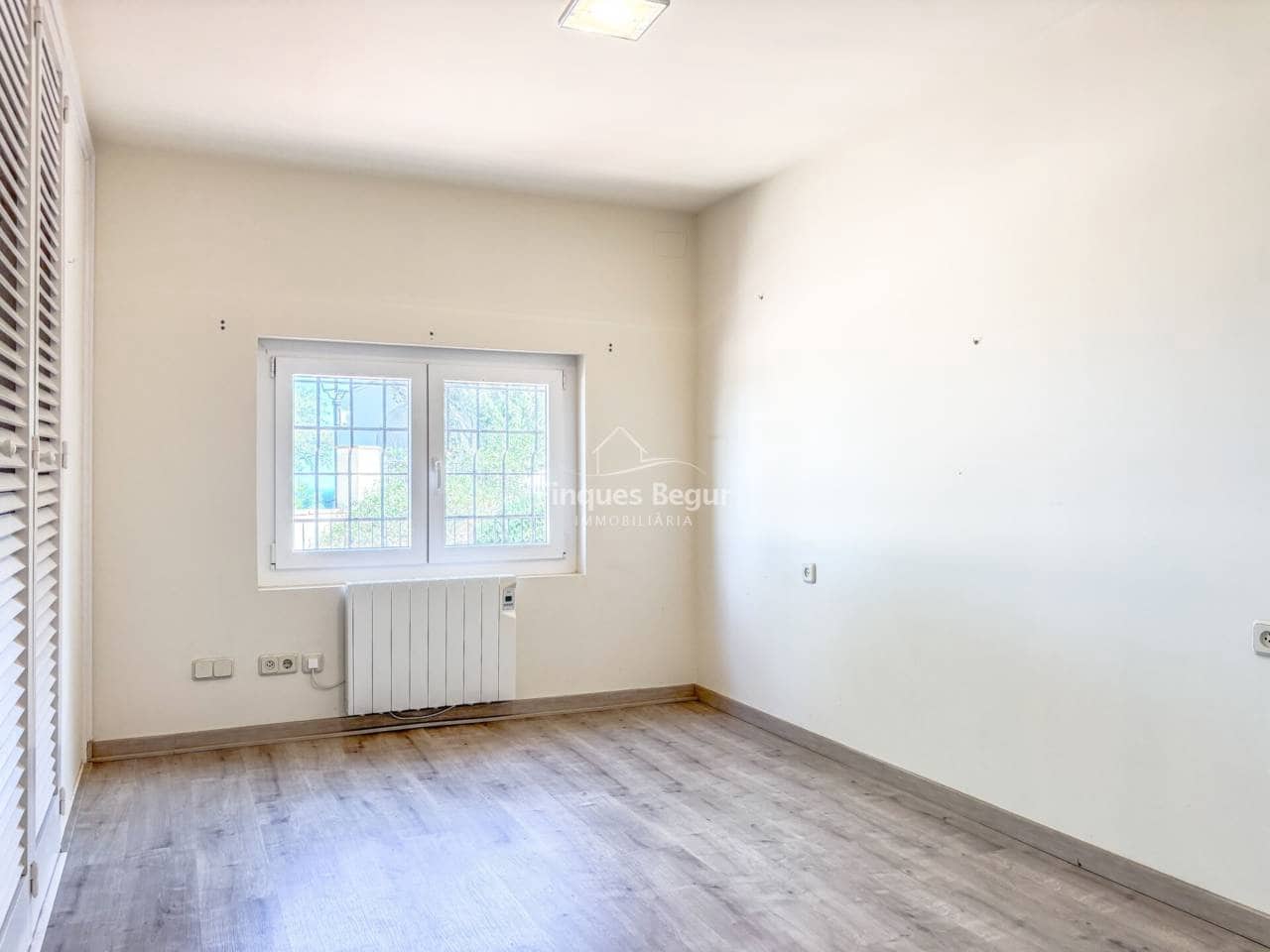 5 bedroom Villa for sale in Begur with garage - € 1,000,000 (Ref: 9379537)