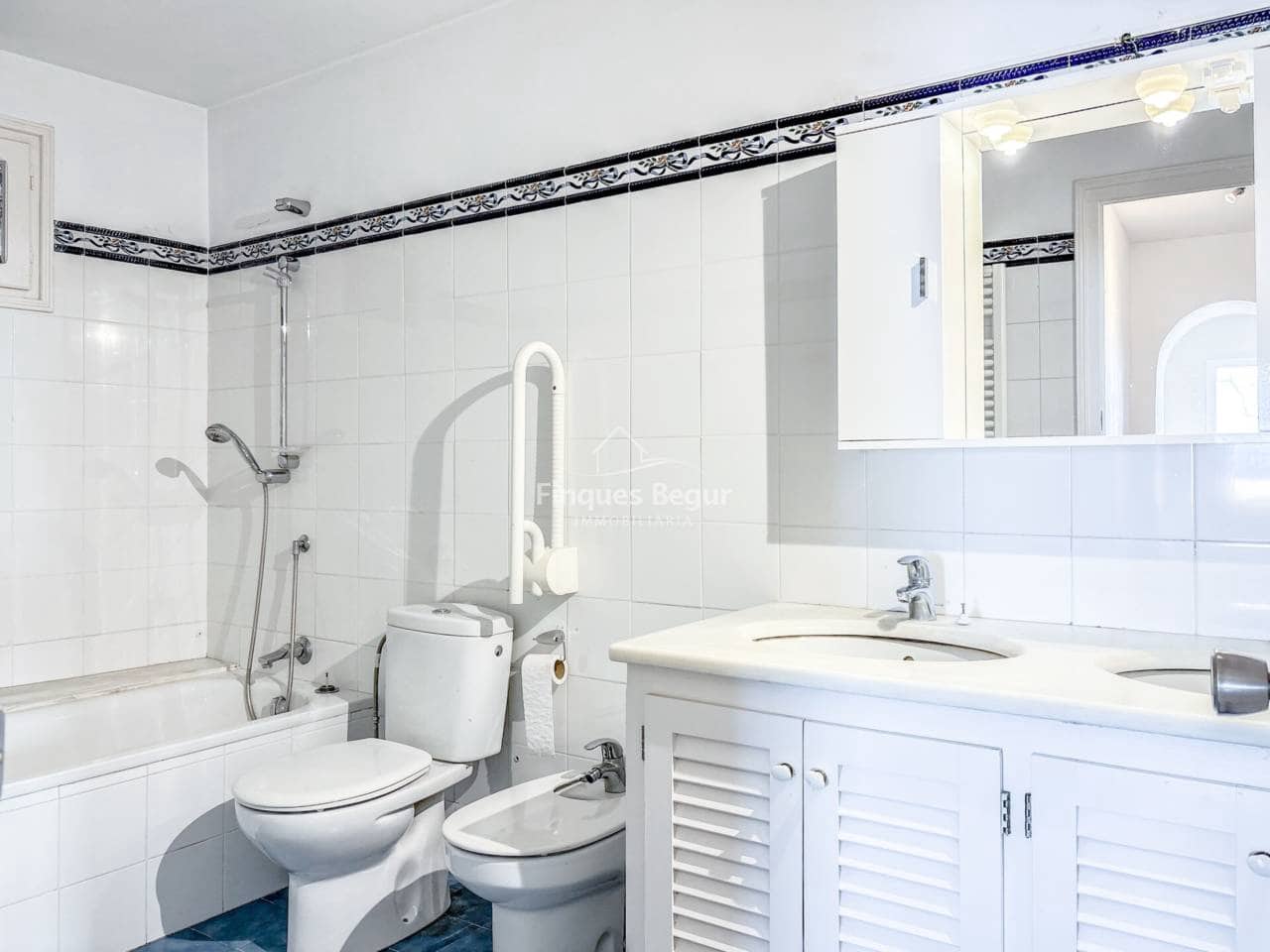 5 bedroom Villa for sale in Begur with garage - € 1,000,000 (Ref: 9379537)