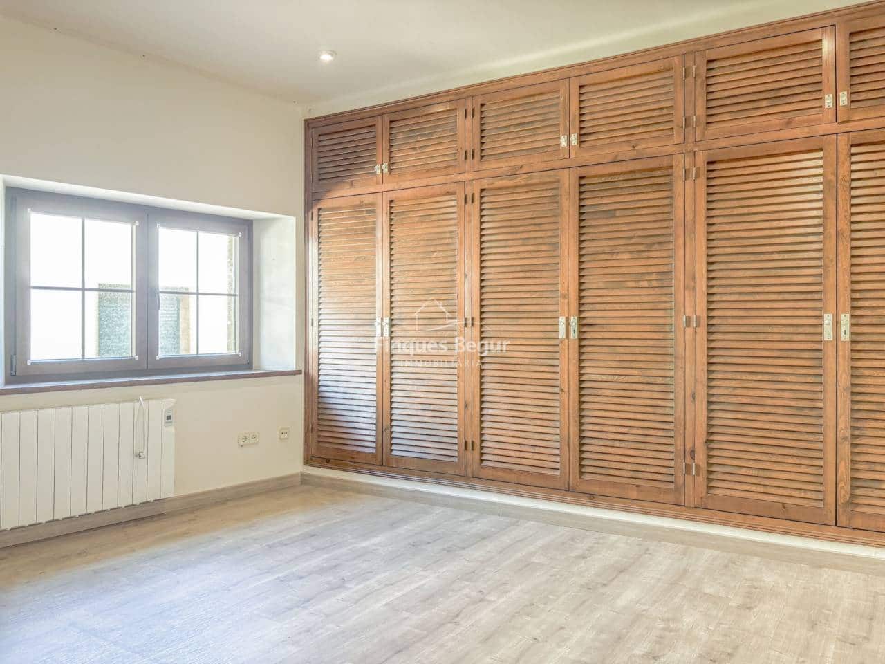 5 bedroom Villa for sale in Begur with garage - € 1,000,000 (Ref: 9379537)