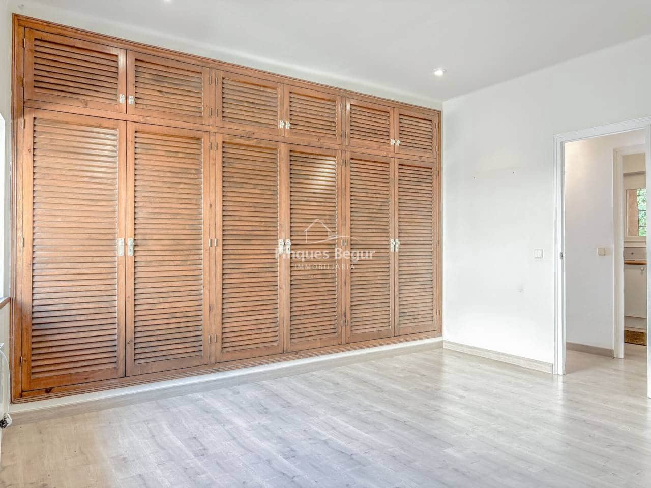 5 bedroom Villa for sale in Begur with garage - € 1,000,000 (Ref: 9379537)