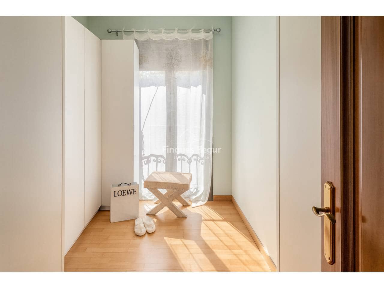 5 soveværelse Semi-Rækkehus til salg i Mont-ras med garage - € 540.000 (Ref: 9393256)