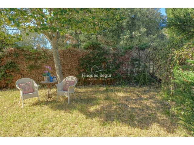 5 bedroom Semi-detached Villa for sale in Mont-ras with garage - € 540,000 (Ref: 9393256)