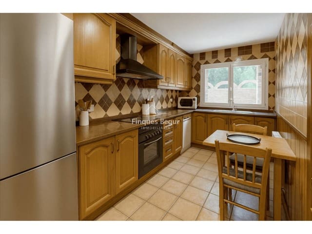 4 bedroom Villa for sale in Begur with pool garage - € 650,000 (Ref: 9415481)