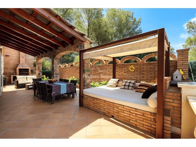 4 bedroom Villa for sale in Begur with pool garage - € 650,000 (Ref: 9415481)