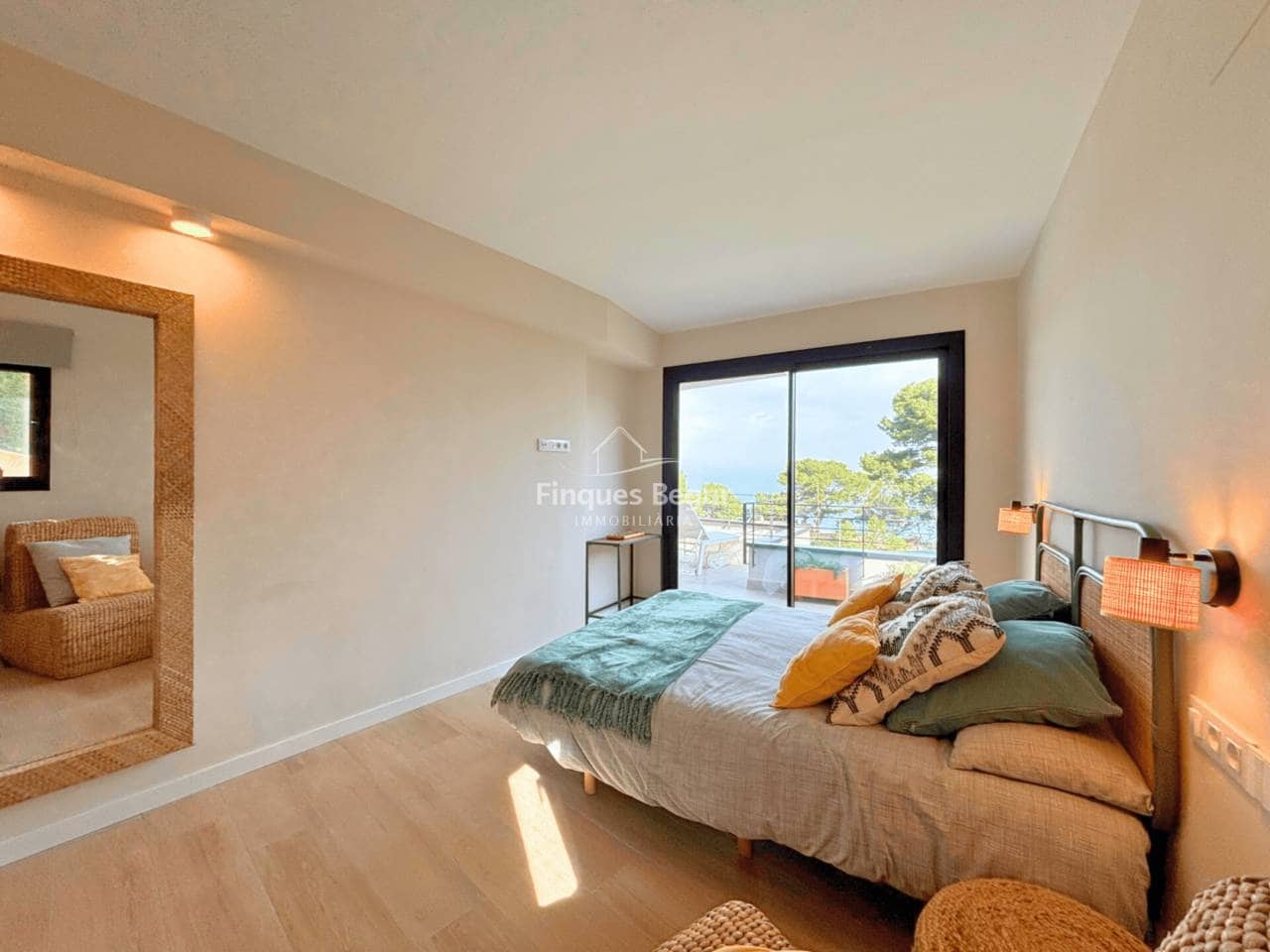 2 bedroom Flat for sale in Begur with pool garage - € 630,000 (Ref: 9448714)