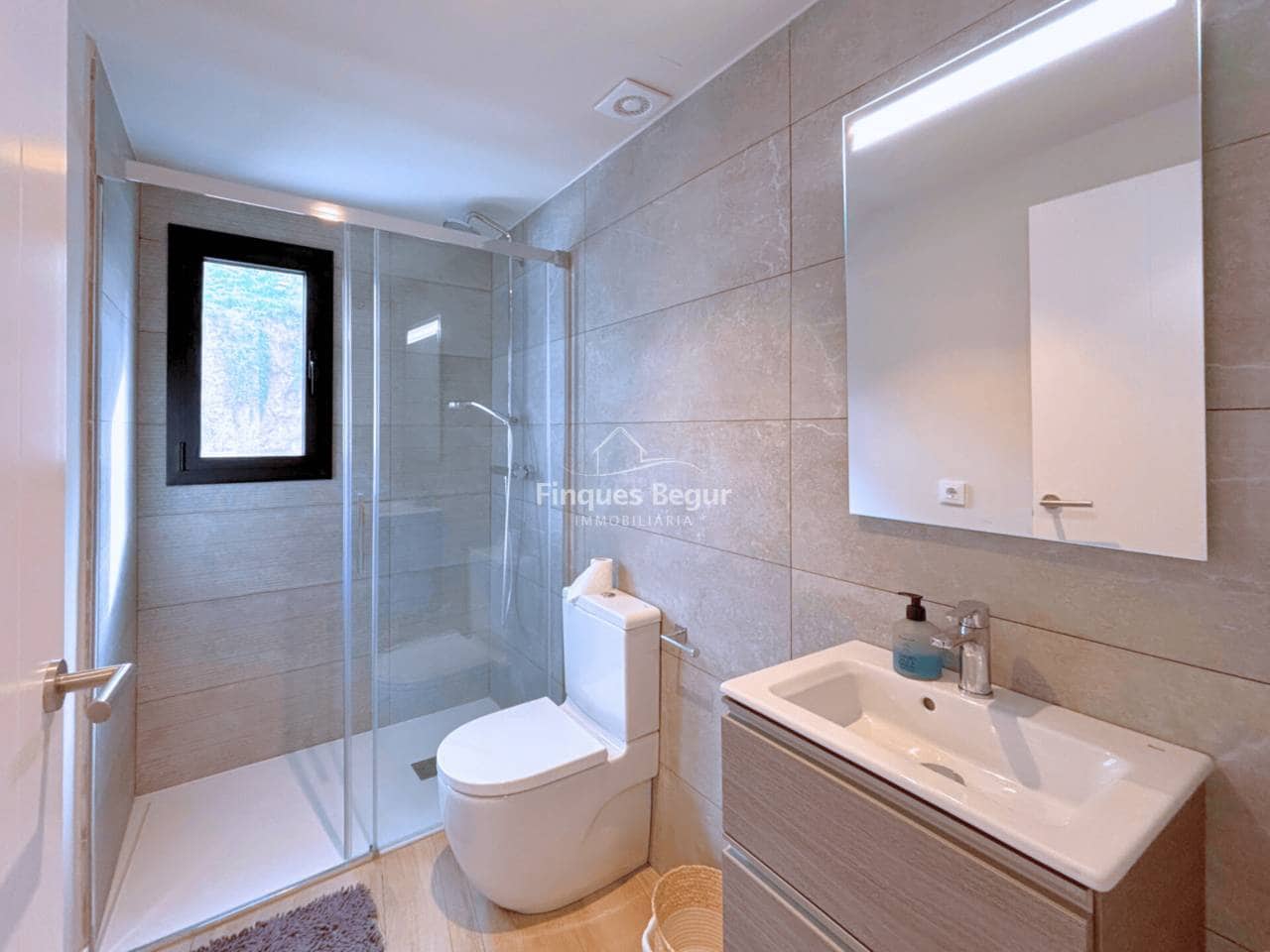 2 bedroom Flat for sale in Begur with pool garage - € 630,000 (Ref: 9448714)