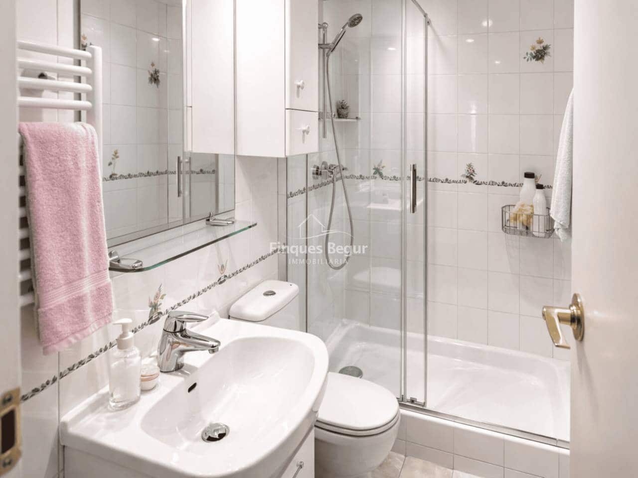 4 bedroom Flat for sale in Palafrugell with pool - € 610,000 (Ref: 9610700)