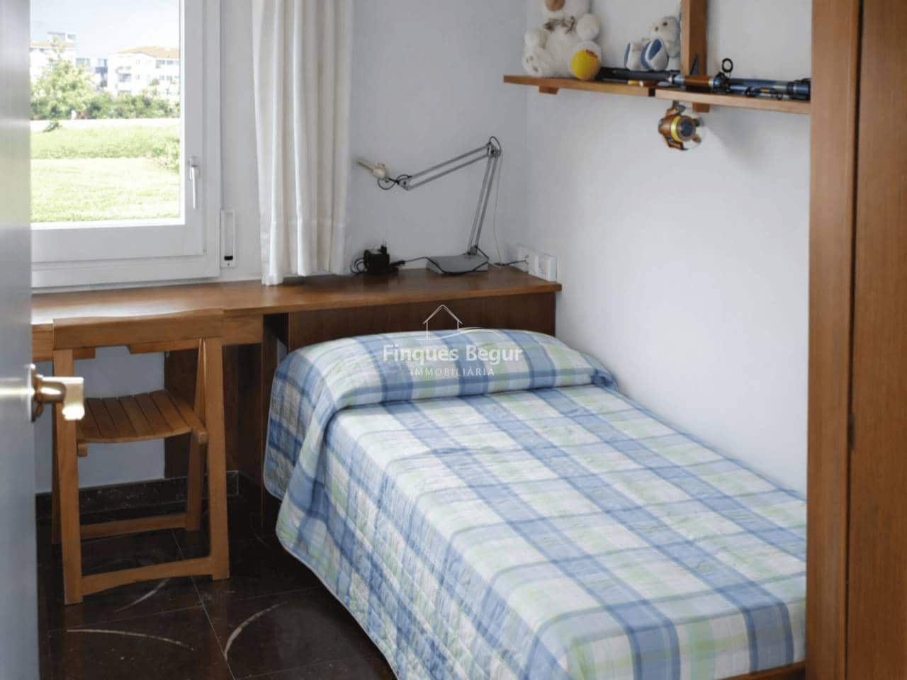 4 bedroom Flat for sale in Palafrugell with pool - € 610,000 (Ref: 9610700)