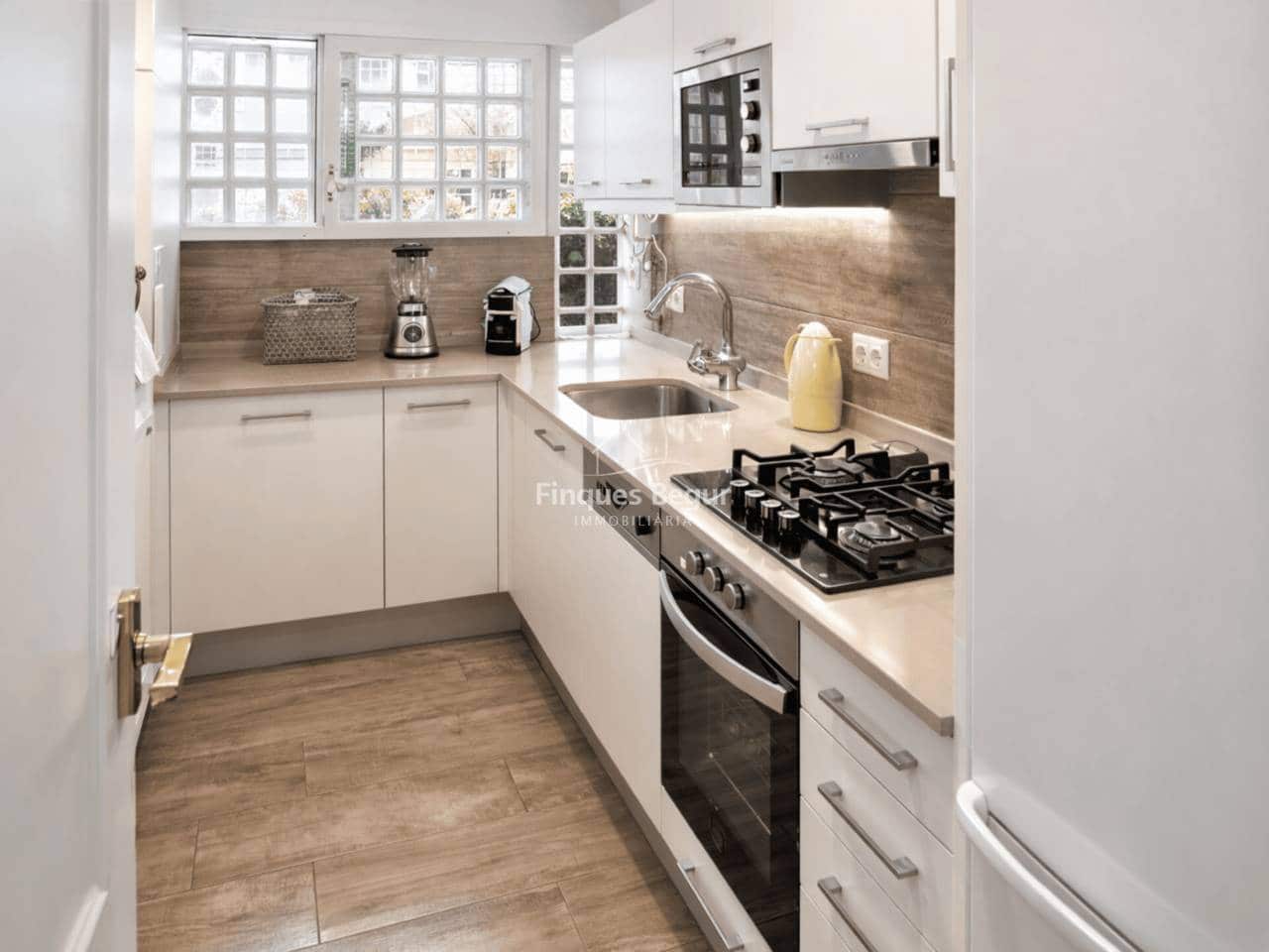 4 bedroom Flat for sale in Palafrugell with pool - € 610,000 (Ref: 9610700)