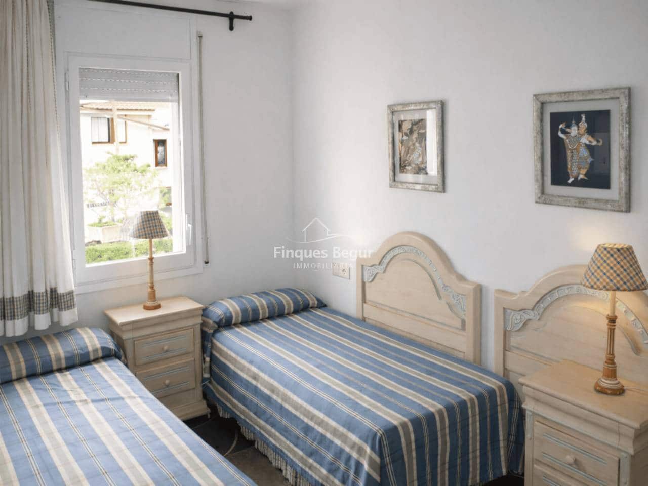 4 bedroom Flat for sale in Palafrugell with pool - € 610,000 (Ref: 9610700)