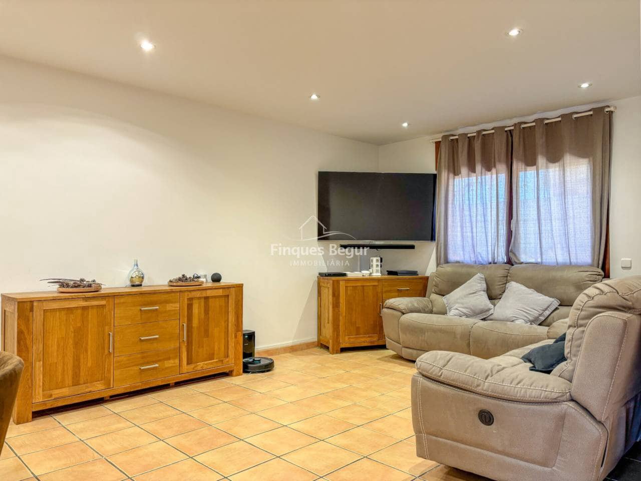 4 bedroom Townhouse for sale in Palafrugell with garage - € 435,000 (Ref: 9660757)