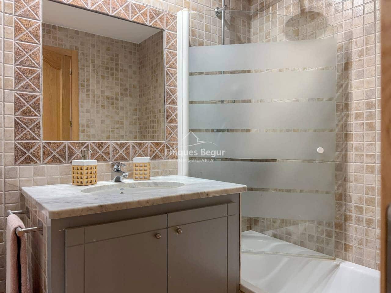 4 bedroom Townhouse for sale in Palafrugell with garage - € 435,000 (Ref: 9660757)