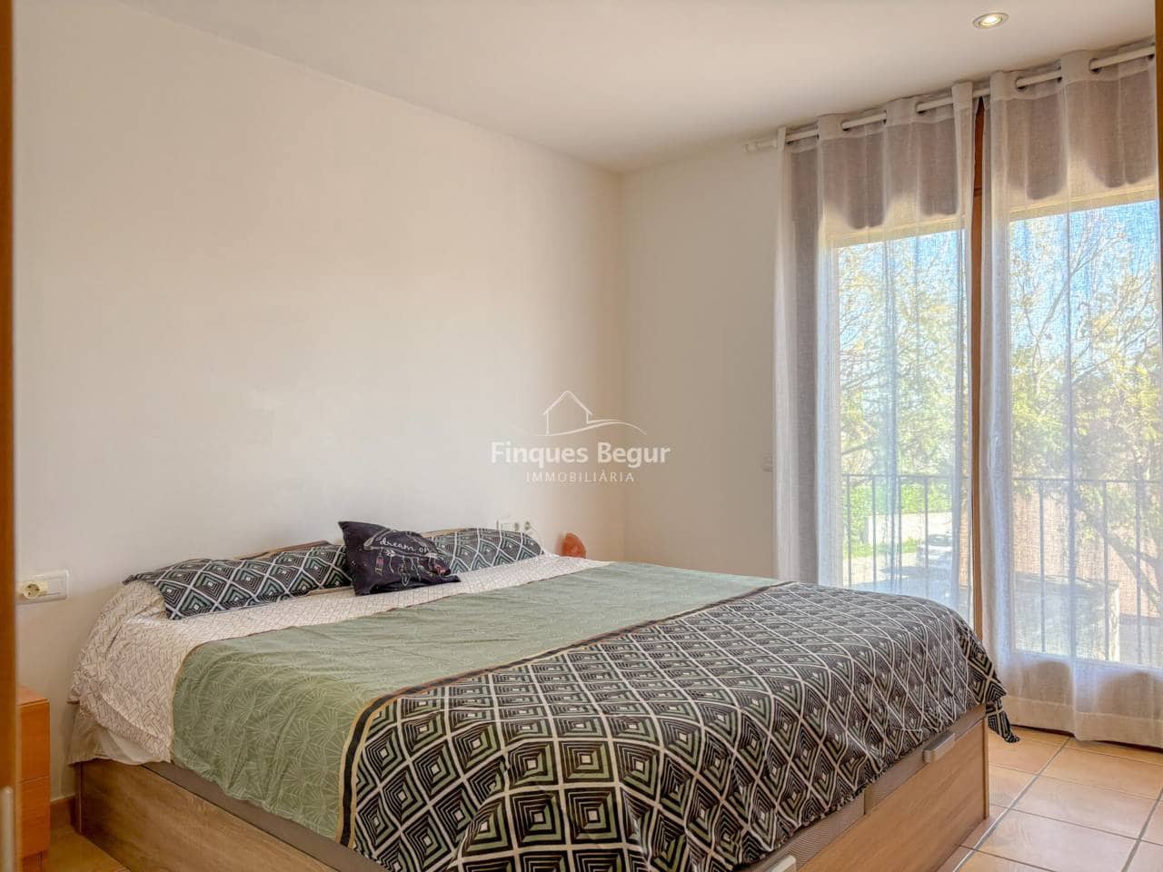 4 bedroom Townhouse for sale in Palafrugell with garage - € 435,000 (Ref: 9660757)