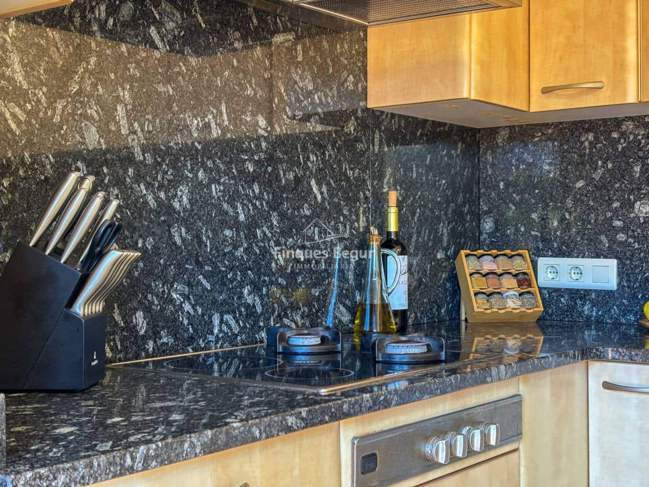 4 bedroom Townhouse for sale in Palafrugell with garage - € 435,000 (Ref: 9660757)