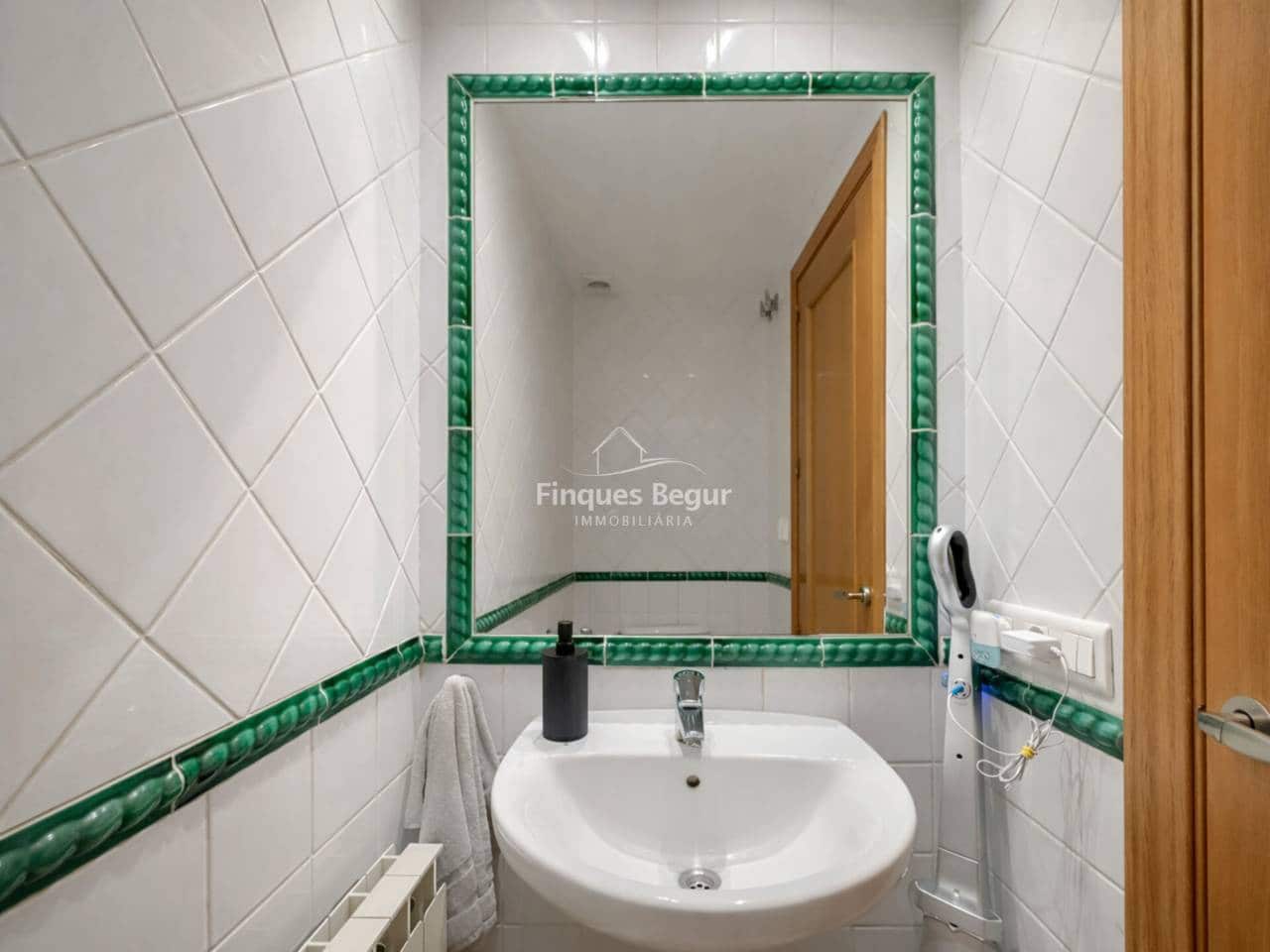 4 bedroom Townhouse for sale in Palafrugell with garage - € 435,000 (Ref: 9660757)