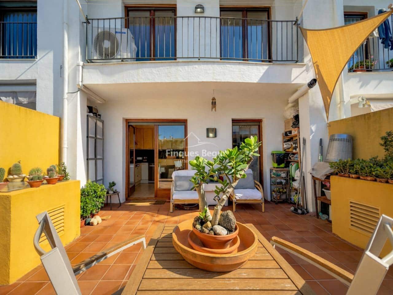 4 bedroom Townhouse for sale in Palafrugell with garage - € 435,000 (Ref: 9660757)