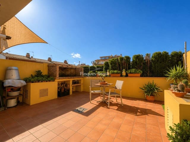 4 quarto Casa em Banda para venda em Palafrugell com garagem - 375 000 € (Ref: 9660757)