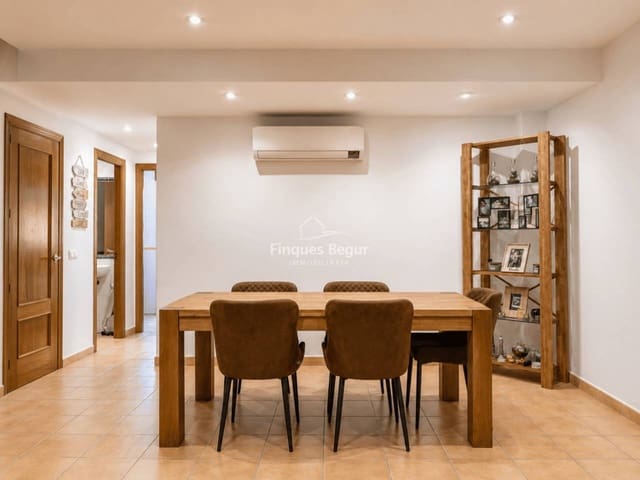 Casa de 4 habitaciones en Palafrugell en venta con garaje - 375.000 € (Ref: 9660757)