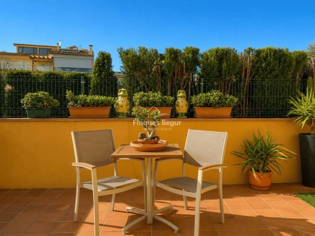 Casa de 4 habitaciones en Palafrugell en venta con garaje - 375.000 € (Ref: 9660757)