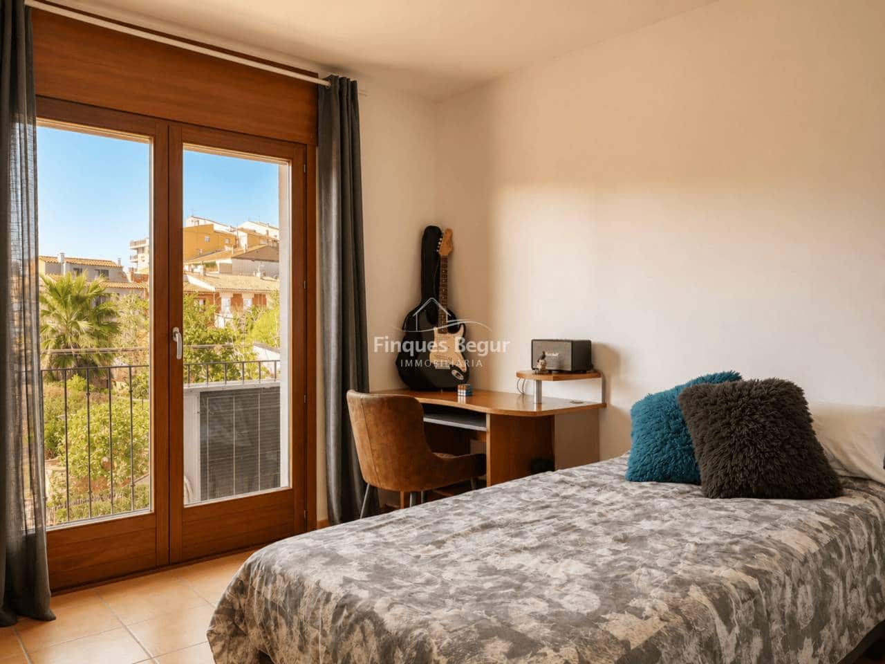 4 soveværelse Byhus til salg i Palafrugell med garage - € 375.000 (Ref: 9660757)