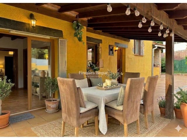 4 bedroom Villa for sale in Begur with pool garage - € 650,000 (Ref: 9669783)