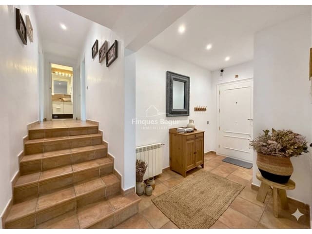 4 bedroom Villa for sale in Begur with pool garage - € 650,000 (Ref: 9669783)