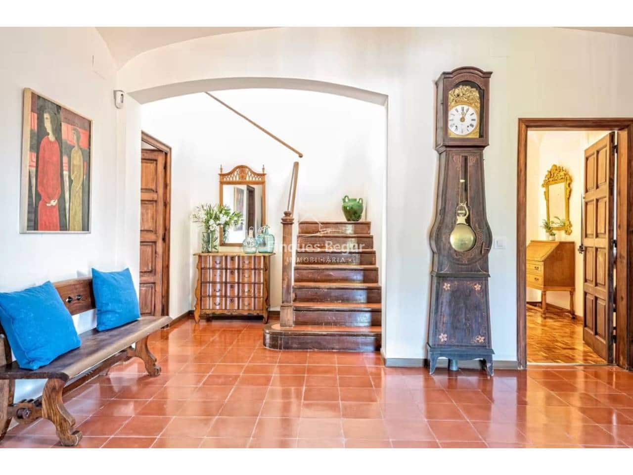 8 bedroom Villa for sale in Tamariu with pool garage - € 9,500,000 (Ref: 9694603)