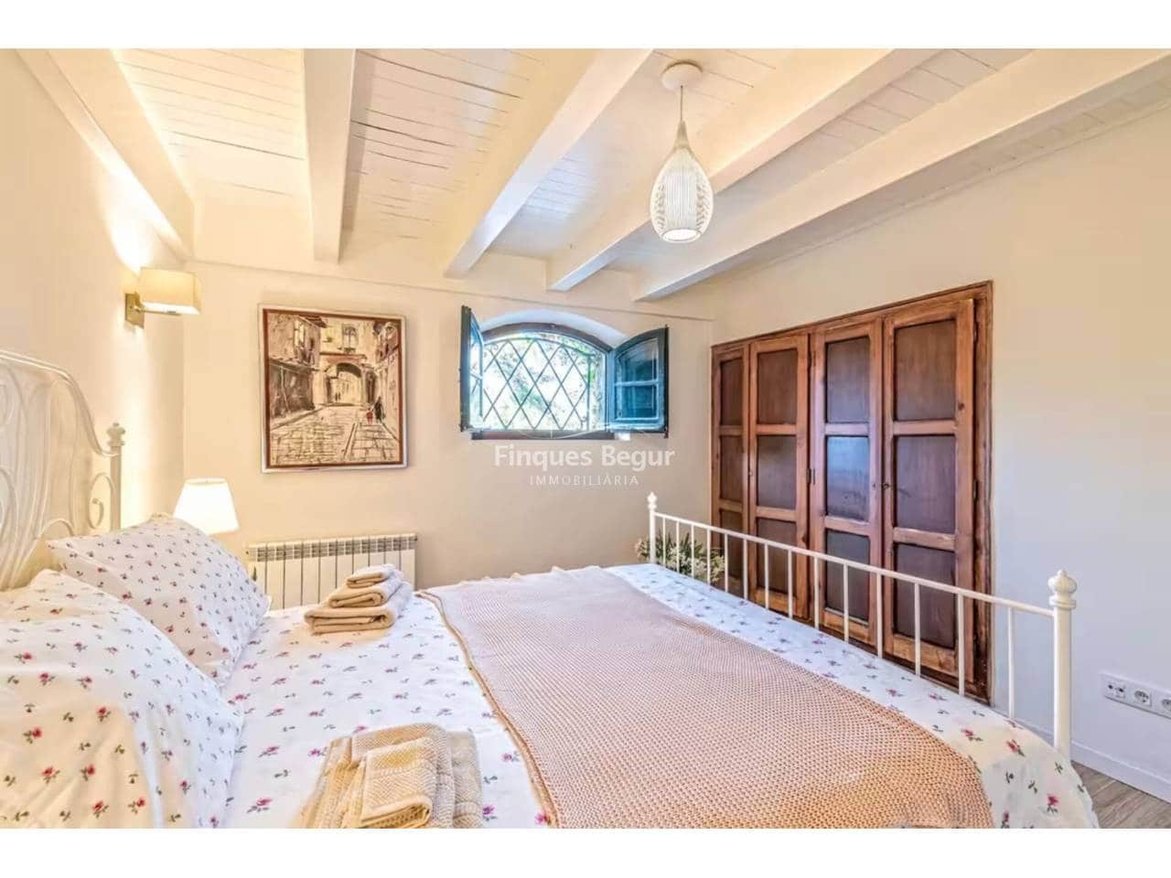 8 bedroom Villa for sale in Tamariu with pool garage - € 9,500,000 (Ref: 9694603)