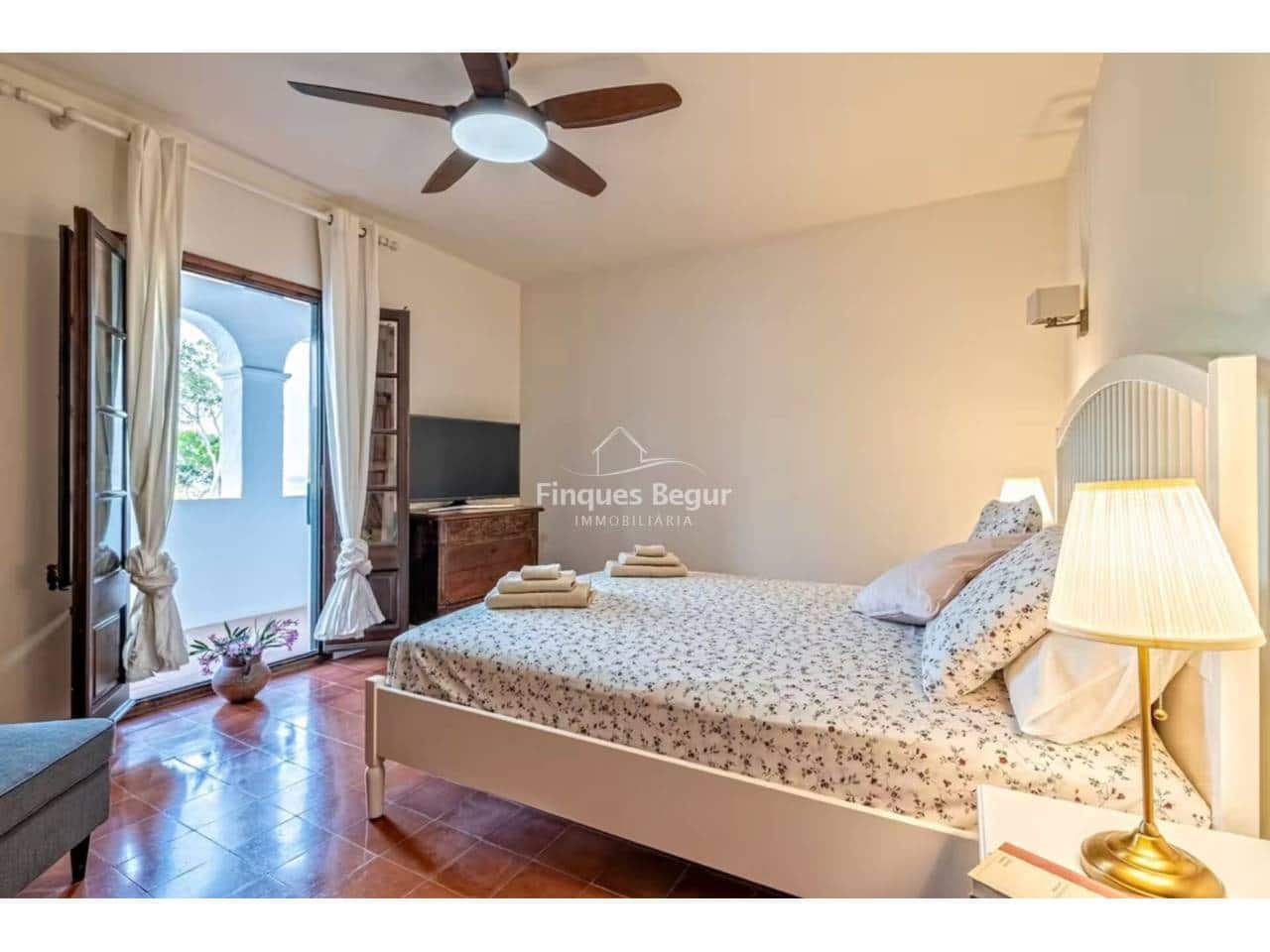 8 bedroom Villa for sale in Tamariu with pool garage - € 9,500,000 (Ref: 9694603)