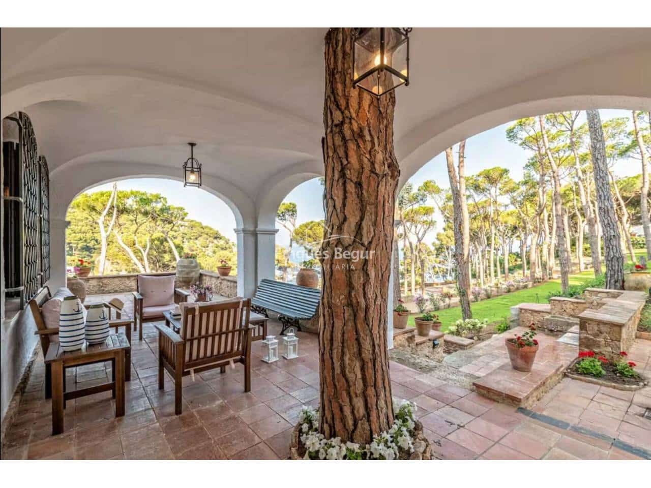 8 bedroom Villa for sale in Tamariu with pool garage - € 9,500,000 (Ref: 9694603)