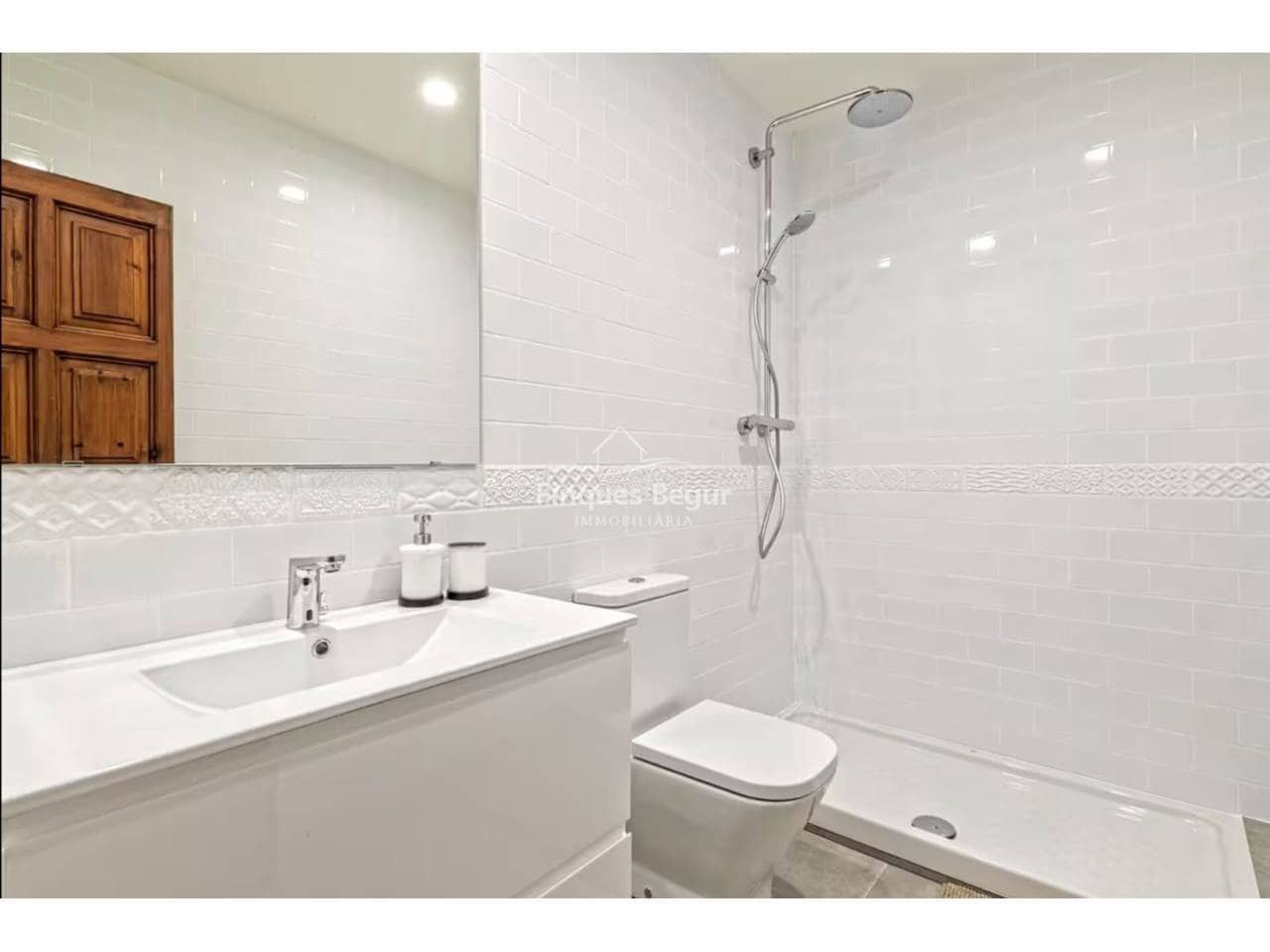 8 bedroom Villa for sale in Tamariu with pool garage - € 9,500,000 (Ref: 9694603)