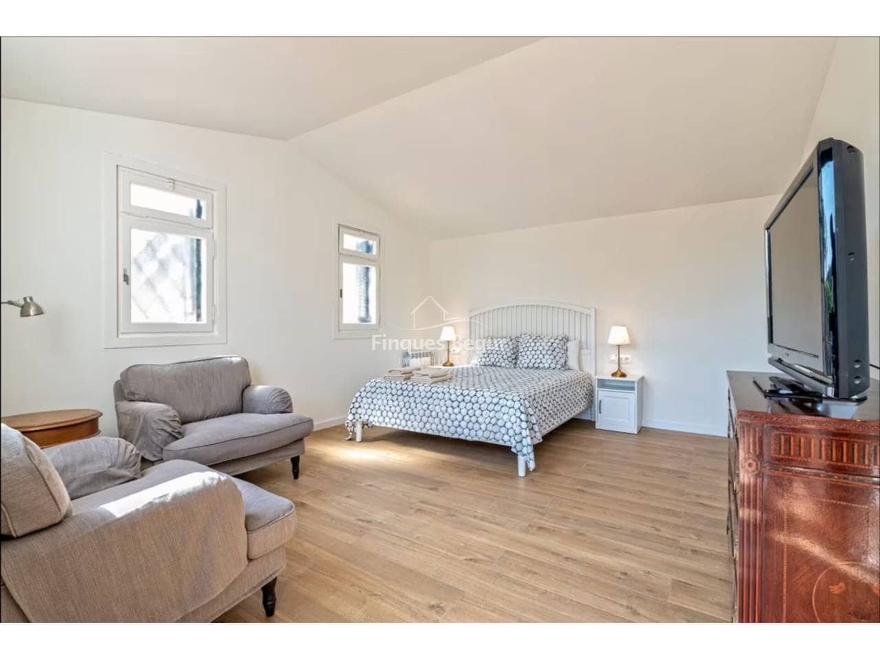 8 bedroom Villa for sale in Tamariu with pool garage - € 9,500,000 (Ref: 9694603)