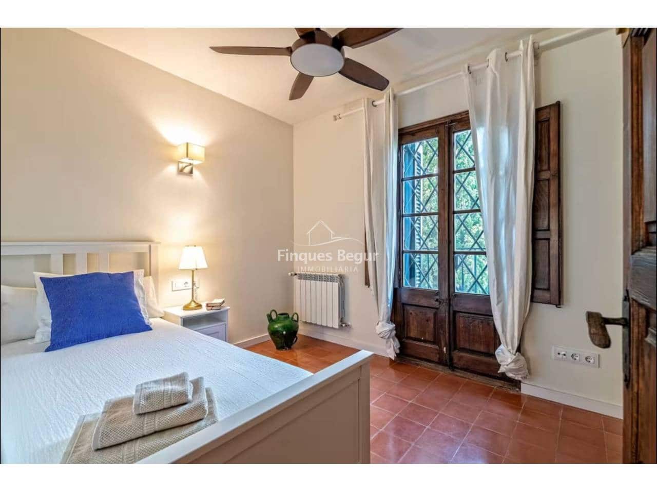 8 bedroom Villa for sale in Tamariu with pool garage - € 9,500,000 (Ref: 9694603)