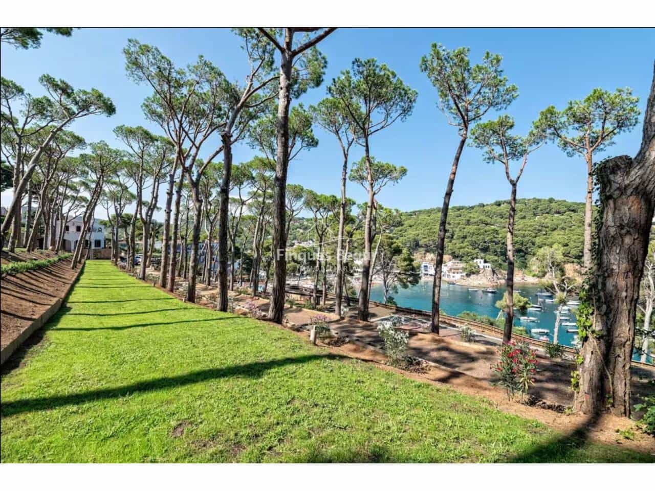 8 bedroom Villa for sale in Tamariu with pool garage - € 9,500,000 (Ref: 9694603)