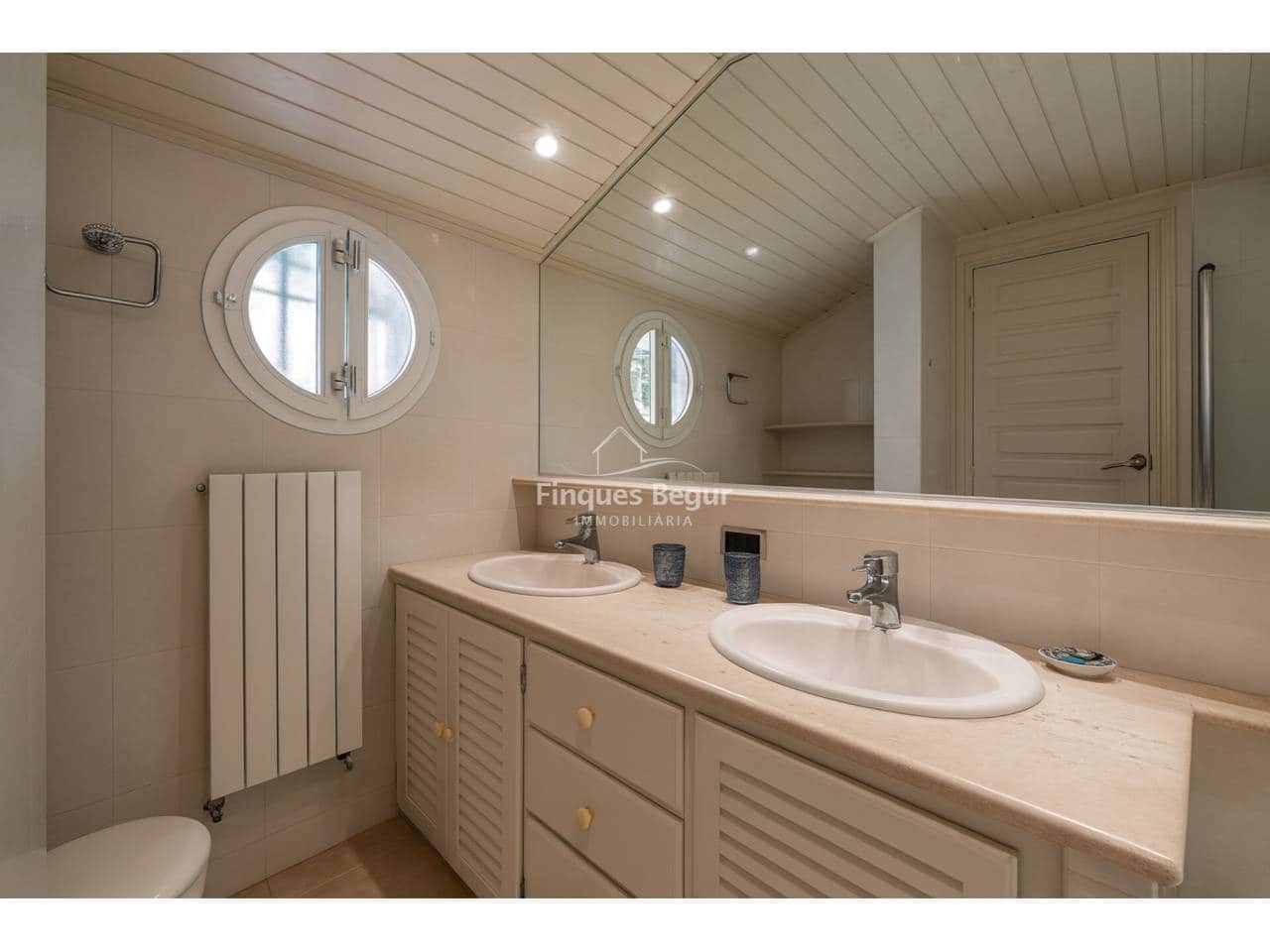 4 bedroom Villa for sale in Begur with garage - € 870,000 (Ref: 9735026)