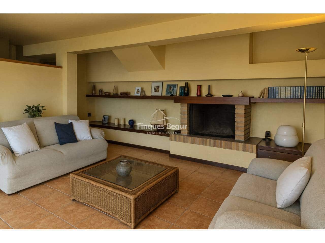 4 bedroom Villa for sale in Begur with garage - € 870,000 (Ref: 9735026)