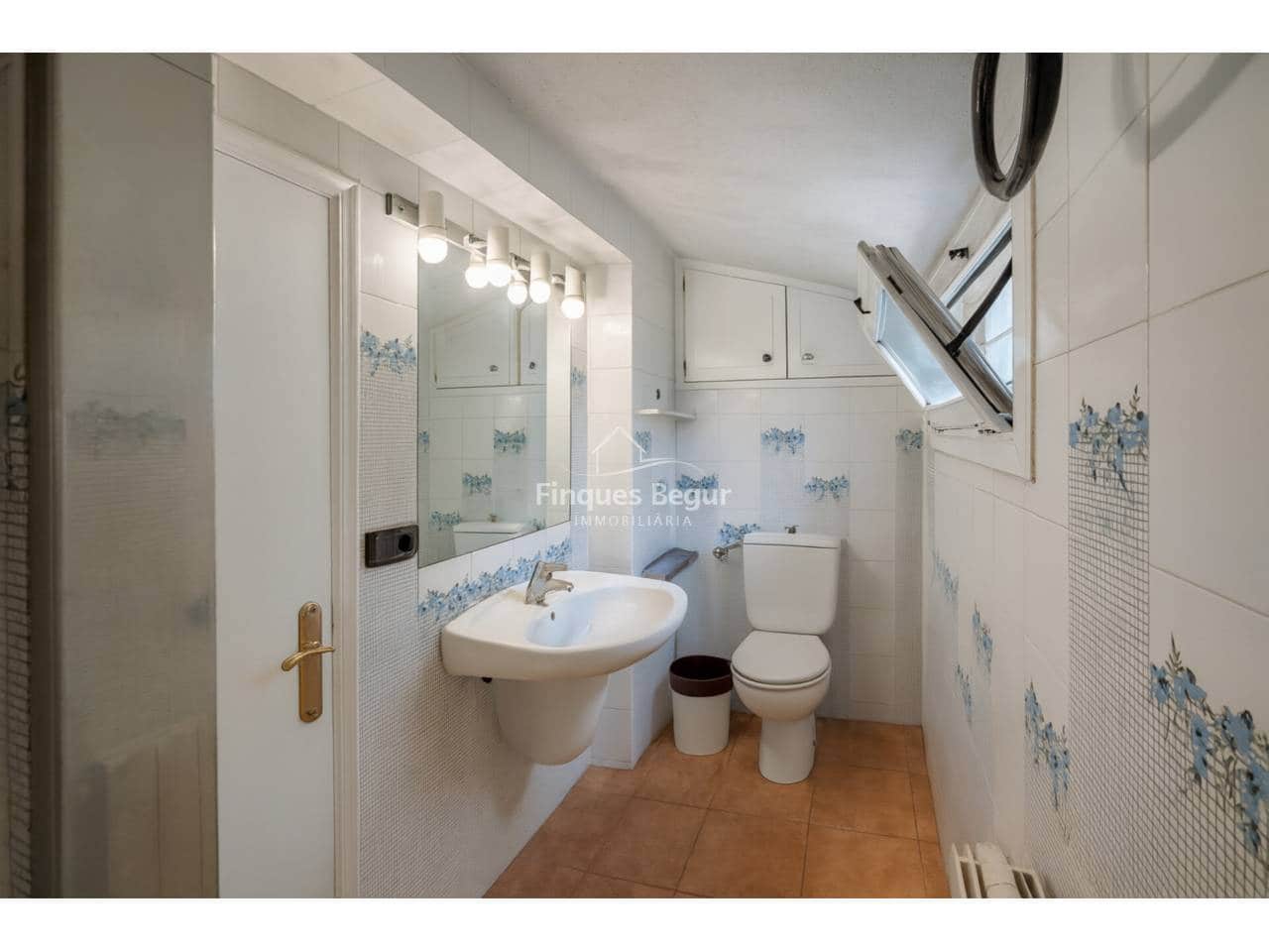 4 bedroom Villa for sale in Begur with garage - € 870,000 (Ref: 9735026)