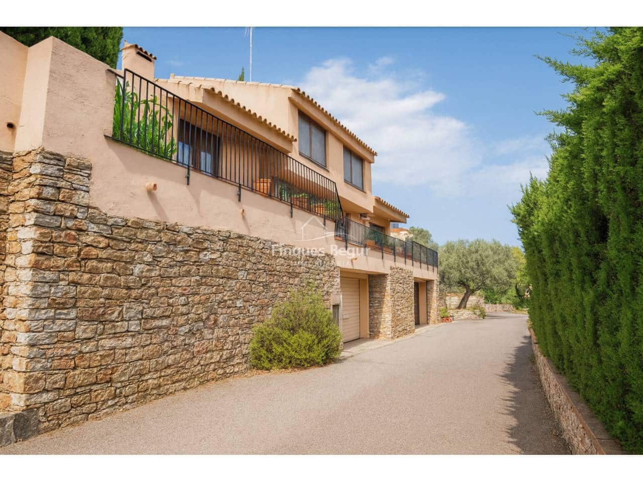 4 bedroom Villa for sale in Begur with garage - € 870,000 (Ref: 9735026)