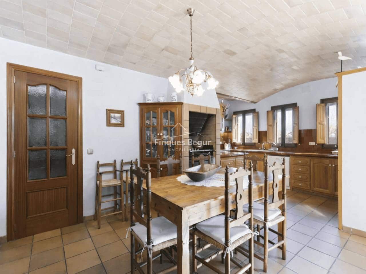 7 soveværelse Finca/Landehus til salg i Peratallada med garage - € 2.400.000 (Ref: 9743147)